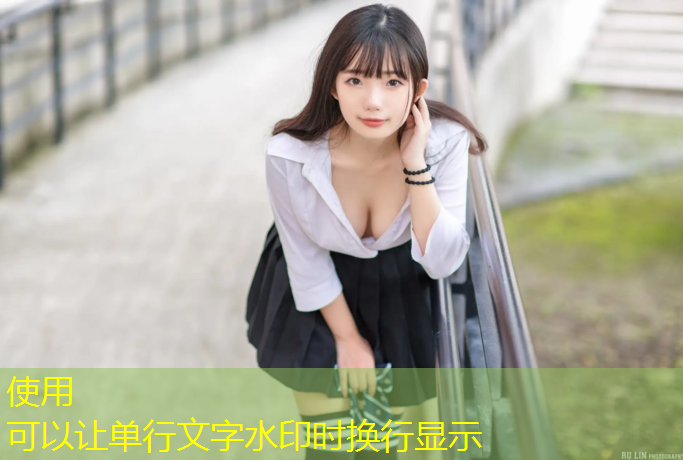 女生室内跑步健身